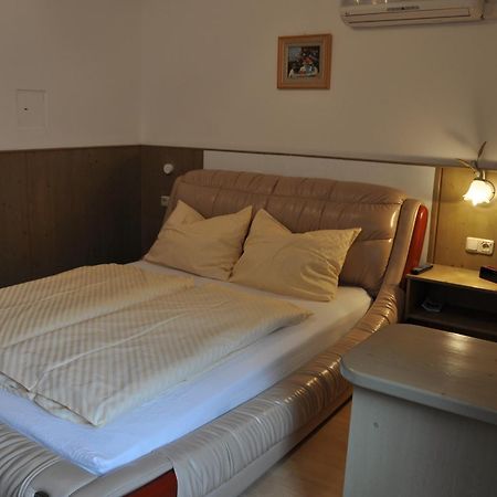 Pension Arkadenhof Fürstenfeld Buitenkant foto