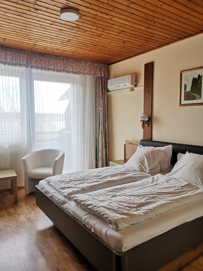 Pension Arkadenhof Fürstenfeld Buitenkant foto