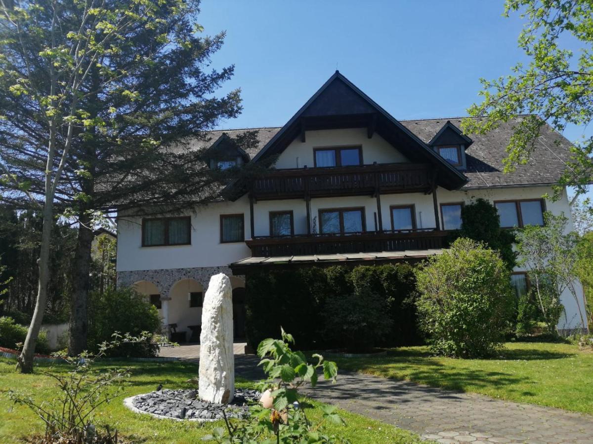 Pension Arkadenhof Fürstenfeld Buitenkant foto